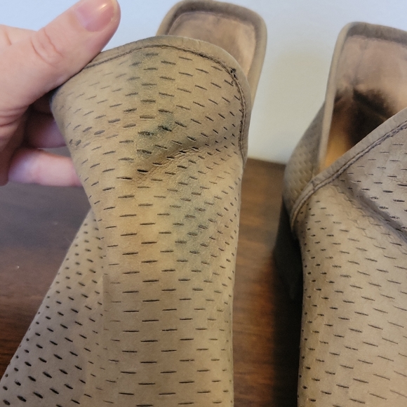 Lucky Brand 'Loria' Tan Suede Pointed Toe Stacked Heel Ankle Boots 8.5 - Picture 4 of 10